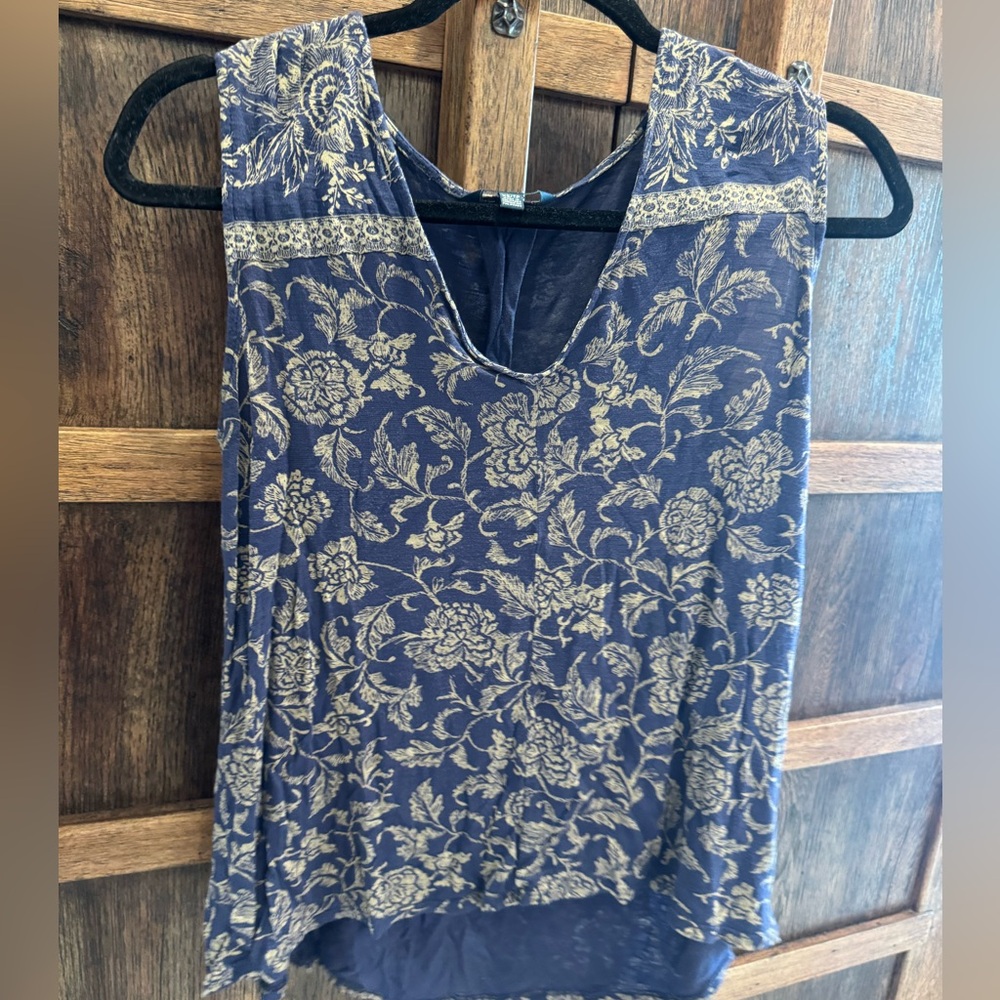 Lucky Brand Blue Floral Lace-Trim Tank Top